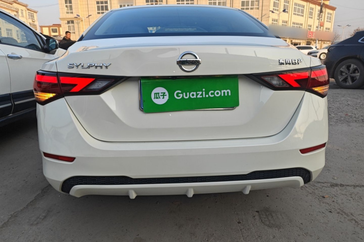 日产 轩逸 2022款 1.6L XL CVT悦享版车身外观6