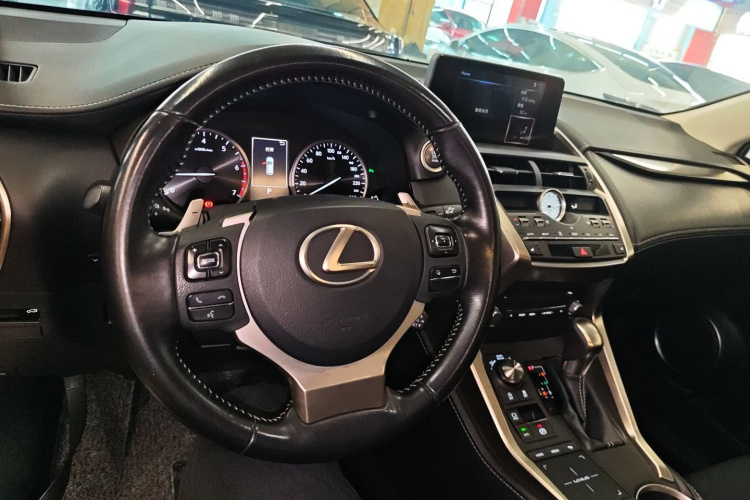 雷克萨斯NX 2017款 300 前驱 锋行版中控内饰12