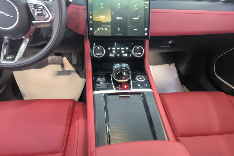 捷豹XFL 2023款 XFL 2.0T P250 两驱精英运动版局部细节18