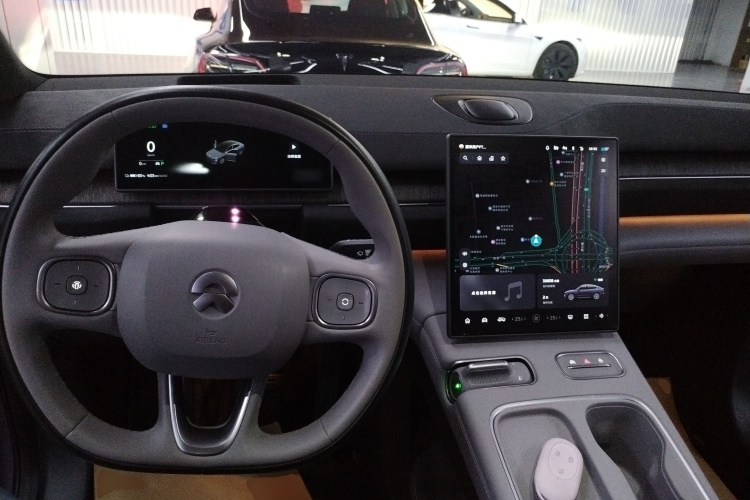 蔚来EC6 2024款 75kWh中控内饰12