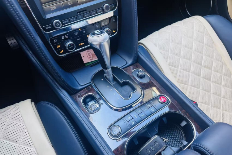 宾利 欧陆 2014款 4.0T GT V8 S 标准版中控内饰7005
