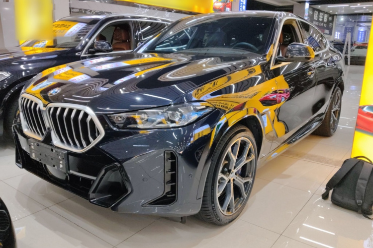 宝马X6 2023款 xDrive40i 尊享型 M运动套装车身外观1