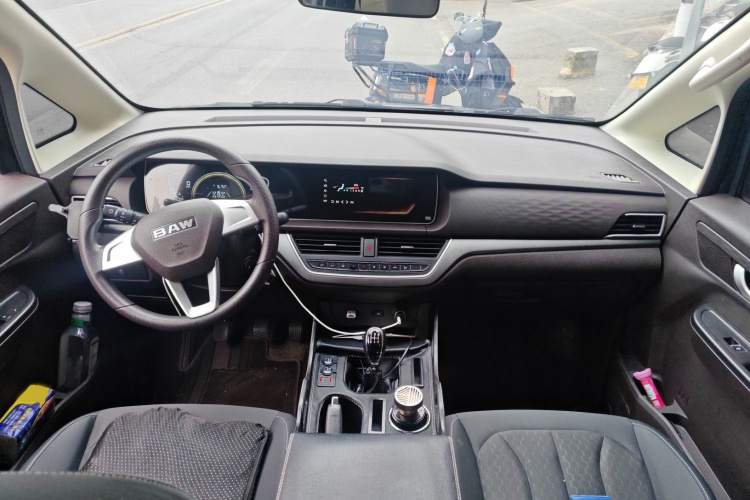 BAW北汽制造 锐胜王牌M7 2023款 1.6L 标轴创富型 7座中控内饰7002