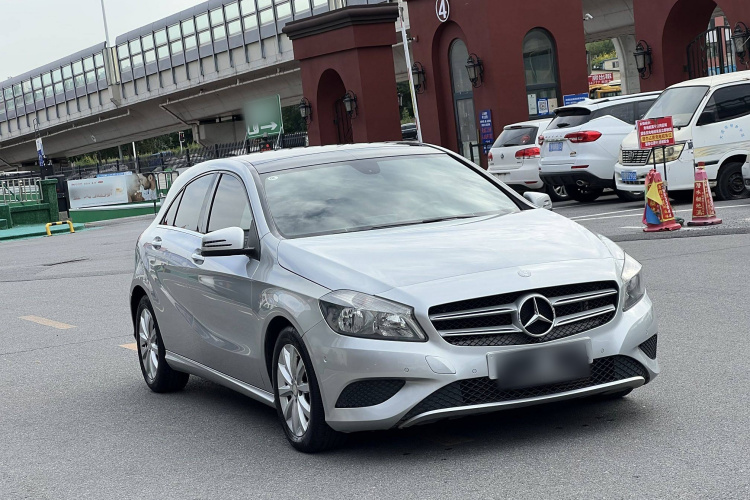 奔驰A级(进口) 2013款 A 180 时尚型车身外观6002