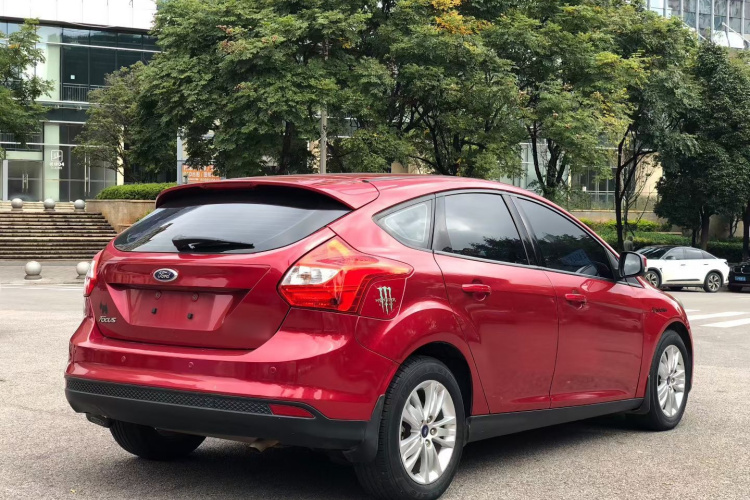 福特 福克斯 2012款 两厢 1.6L 自动舒适型车身外观6005