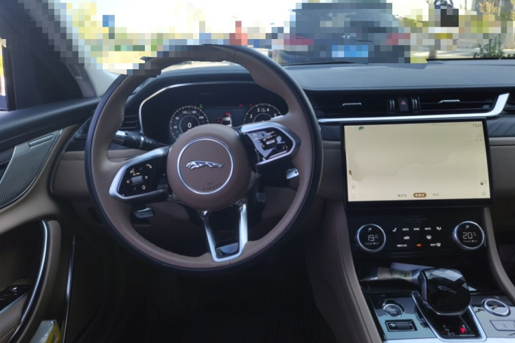 捷豹XFL 2022款 XFL 2.0T P250 两驱尊享豪华版局部细节13