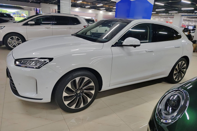 鸿蒙智行 问界M5 2022款 增程四驱性能版车身外观4