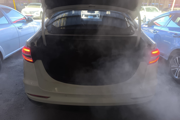 福特 蒙迪欧 2020款 EcoBoost 180 时尚型机舱底盘23