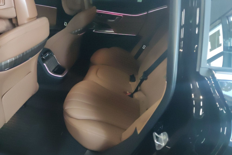 奔驰E级 2025款 E 300 L 时尚型中控内饰21