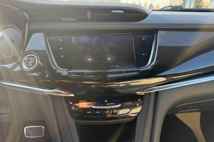 凯迪拉克XT6 2020款 改款 28T 六座四驱领先运动型中控内饰7013