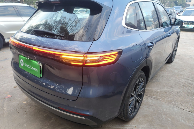 吉利银河 银河星舰7 EM-i 2025款 120km 领航版车身外观7