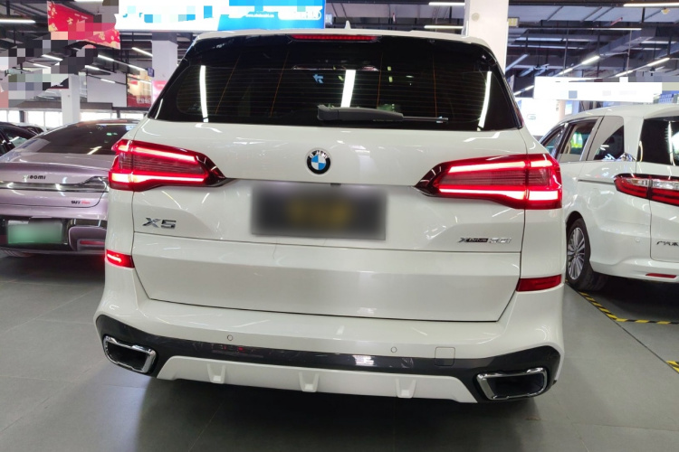 宝马X5(进口) 2021款 改款 xDrive30i M运动套装车身外观6