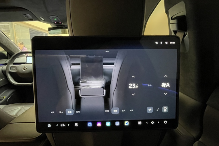 蔚来ET7 2024款 100kWh 行政签名版中控内饰7015