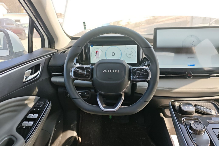 埃安 AION S Plus 2023款 70 乐享版 三元锂局部细节13