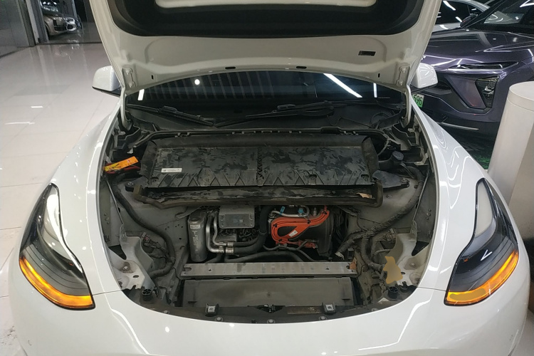 特斯拉 Model Y 2022款 改款 后轮驱动版机舱底盘24