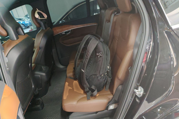 沃尔沃XC90 2021款 B5 智行豪华版 5座中控内饰7004