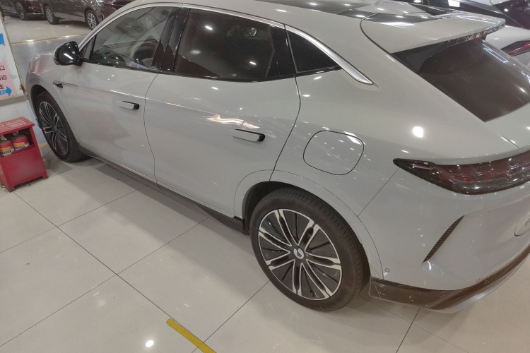 腾势N7 2025款 630 四驱智驾双激光旗舰版车身外观4