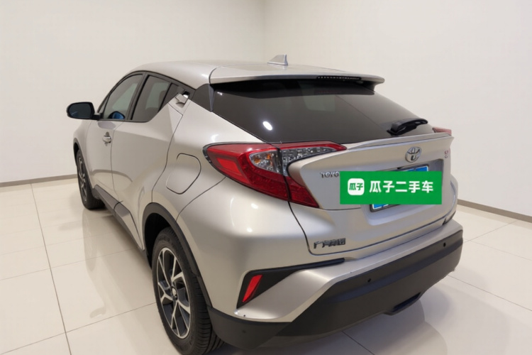 丰田C-HR 2018款 2.0L 领先天窗版 国VI车身外观5