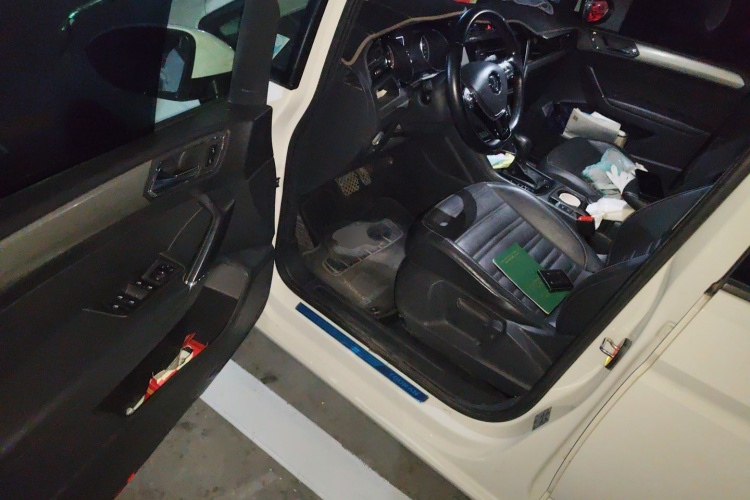 大众 2016款 途安L 280TSI DSG舒雅版中控内饰20