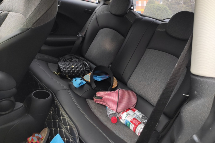 MINI 2019款 1.5T COOPER 经典派中控内饰21