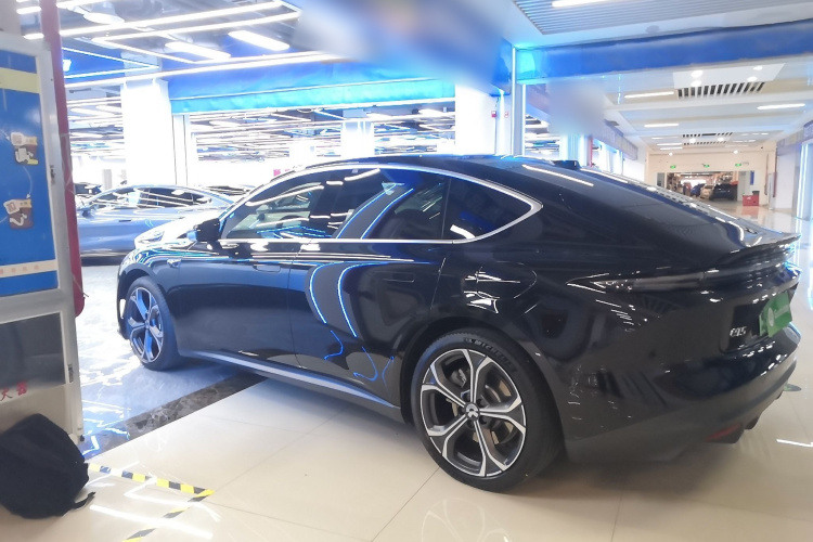 蔚来ET5 2024款 75kWh车身外观4