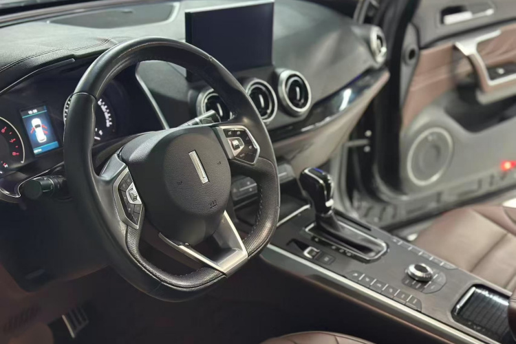 魏牌 VV5 2017款 2.0T 超豪型中控内饰7002