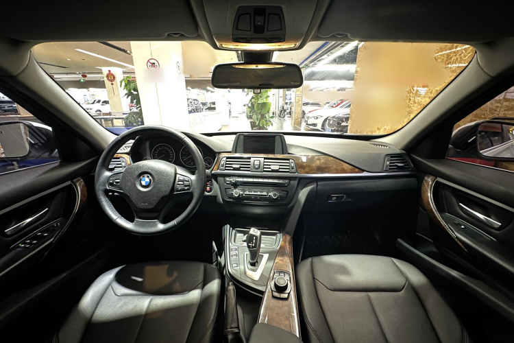 宝马3系 2013款 320Li 时尚型中控内饰7004