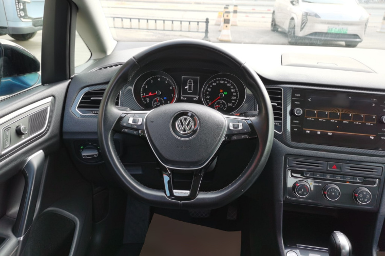 大众 高尔夫·嘉旅 2018款 280TSI 自动豪华型局部细节13