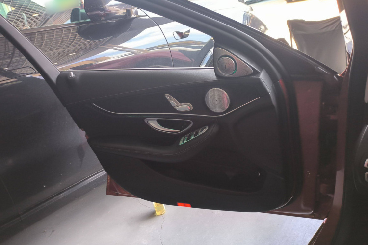 奔驰C级 2020款 C 200 L 时尚型运动版中控内饰7004