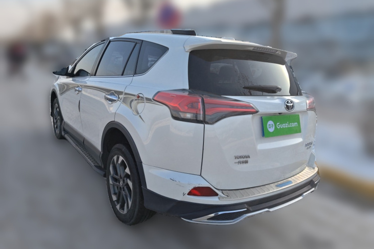 丰田 RAV4荣放 2018款 2.5L 自动四驱精英i版车身外观5