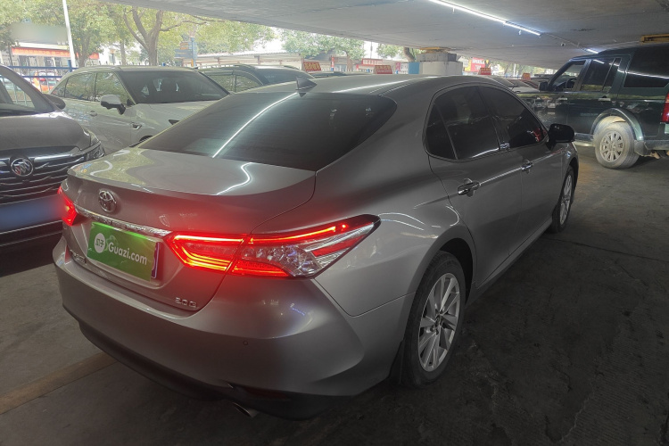 丰田 凯美瑞 2021款 2.0G 豪华版车身外观7