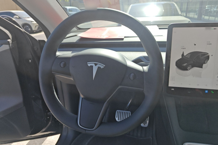 特斯拉 Model Y 2022款 改款 后轮驱动版中控内饰13