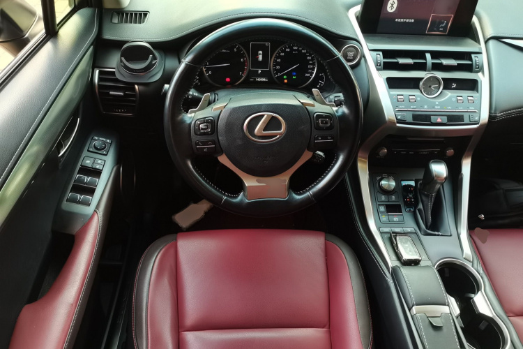 雷克萨斯NX 2018款 300 前驱 锋行版中控内饰13