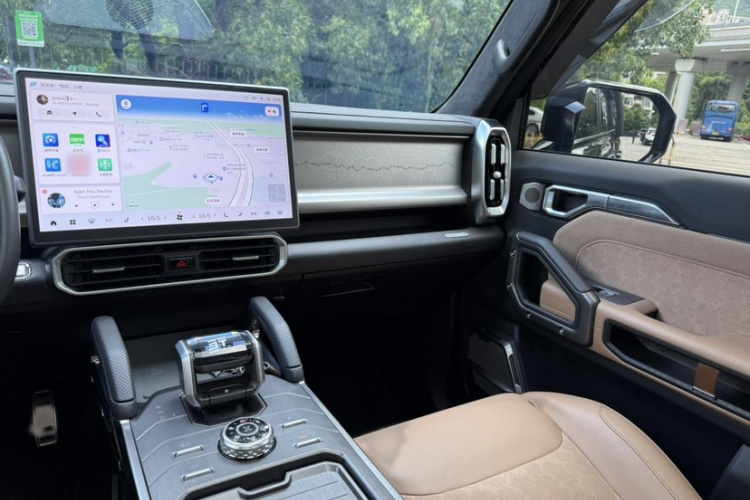 捷途旅行者 2023款 2.0T 四驱征服PRO中控内饰7006