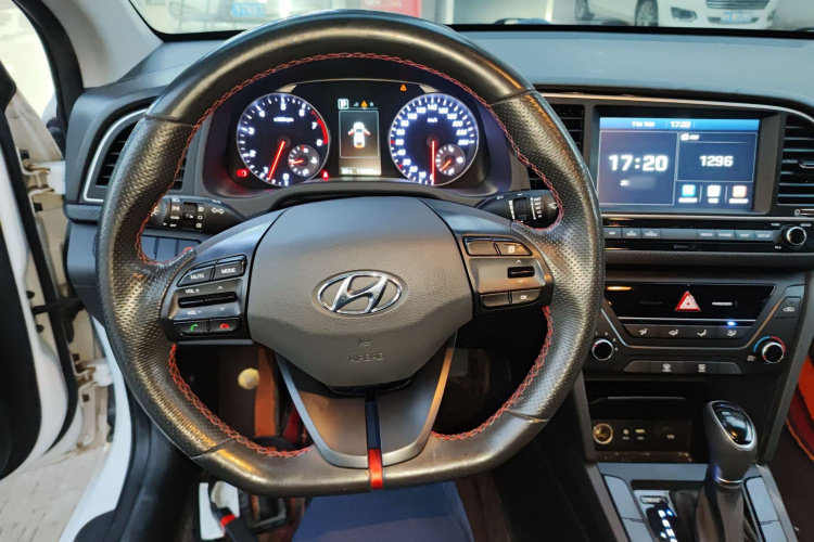 现代 领动 2018款 1.4T 双离合炫动·活力型中控内饰13