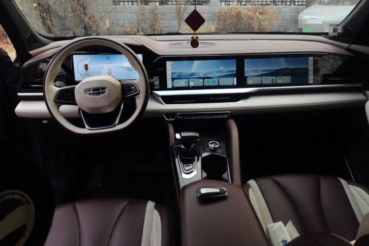 吉利汽车 星越L 2021款 2.0TD DCT EVO两驱尊贵型中控内饰12