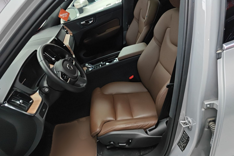 沃尔沃XC60 2025款 B5 四驱智远豪华版中控内饰19