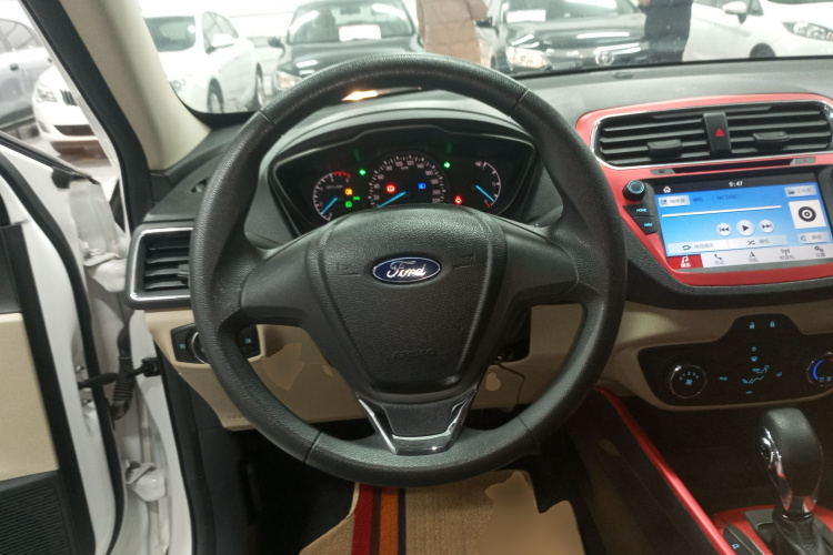 福特 福睿斯 2015款 1.5L 自动舒适型局部细节13