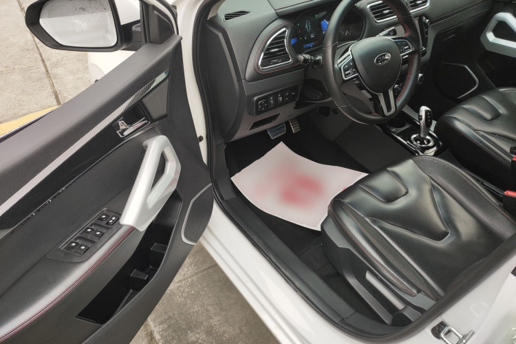 江汽集团 江淮iEV7S 2019款 豪华智尊型精装版中控内饰7002