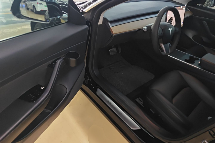 特斯拉 Model 3 2019款 标准续航后驱升级版中控内饰7003