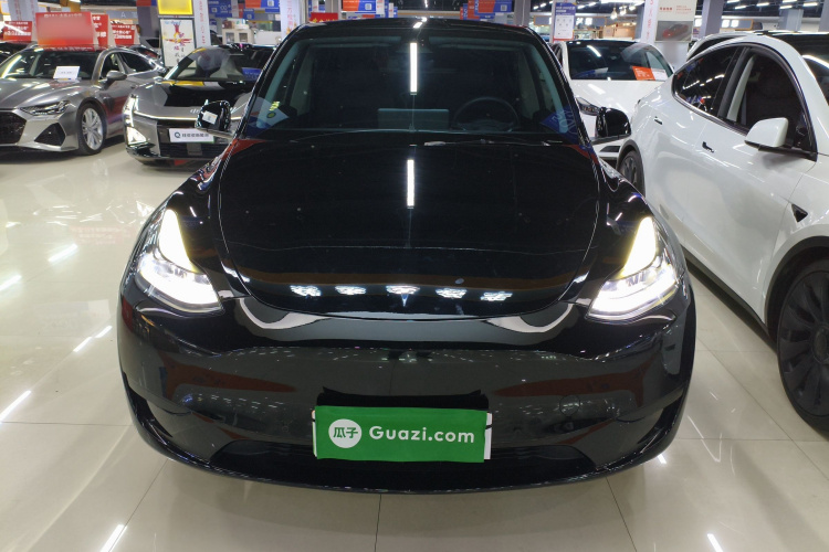 特斯拉 Model Y 2022款 后轮驱动版车身外观2