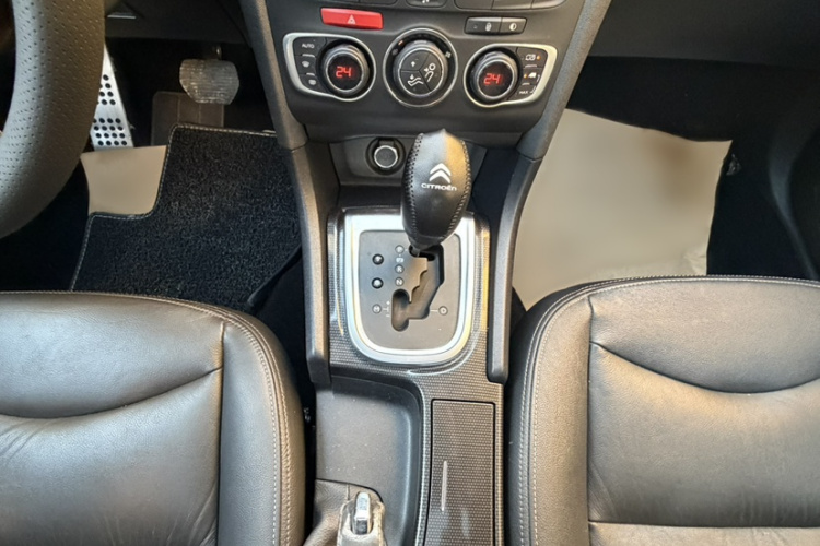 雪铁龙C4L 2015款 1.6T 自动尊贵版局部细节18