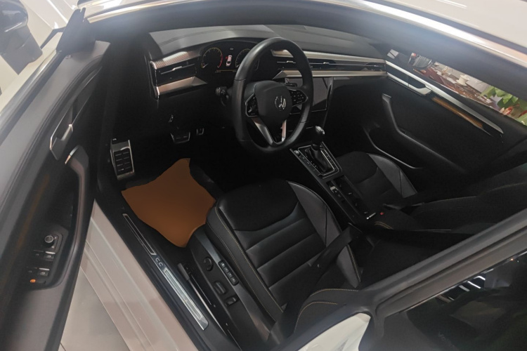 一汽-大众CC 2023款 380TSI 夺目版中控内饰7003