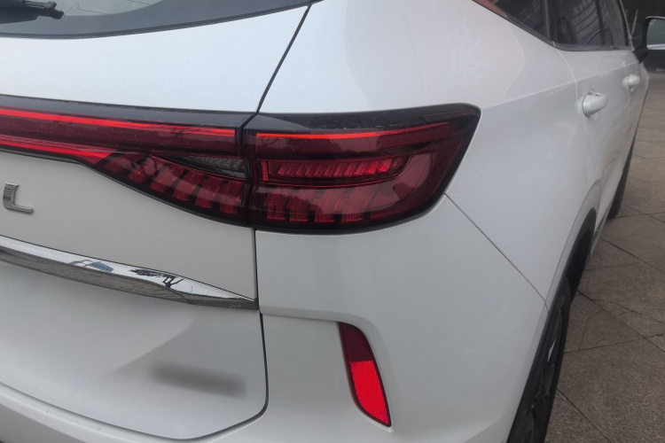 哈弗H6 2021款 第三代 1.5T 自动两驱Supreme车身外观9