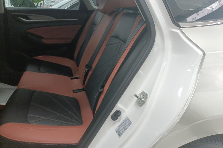 长安 逸动 2023款 畅享版 PLUS 蓝鲸NE 1.4T GDI DCT尊贵版中控内饰21