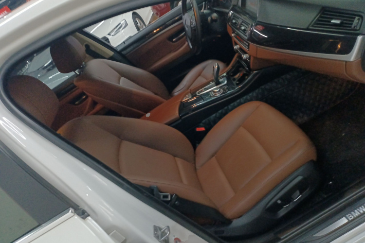 宝马5系(进口) 2015款 520i 典雅型局部细节41