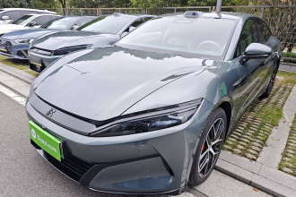 比亚迪 汉L 2025款 DM-p 四驱激光雷达旗舰型