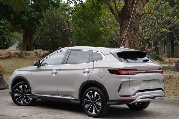 比亚迪 宋PLUS新能源 2025款 EV 605km 旗舰型车身外观6007