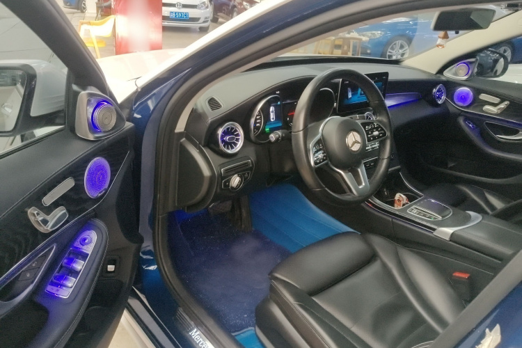 奔驰C级 2019款 C 260 L 运动版中控内饰7003