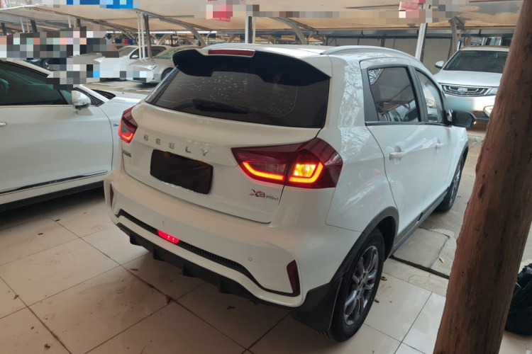 吉利汽车 远景X3 2021款 PRO 1.5L CVT尊贵型车身外观7